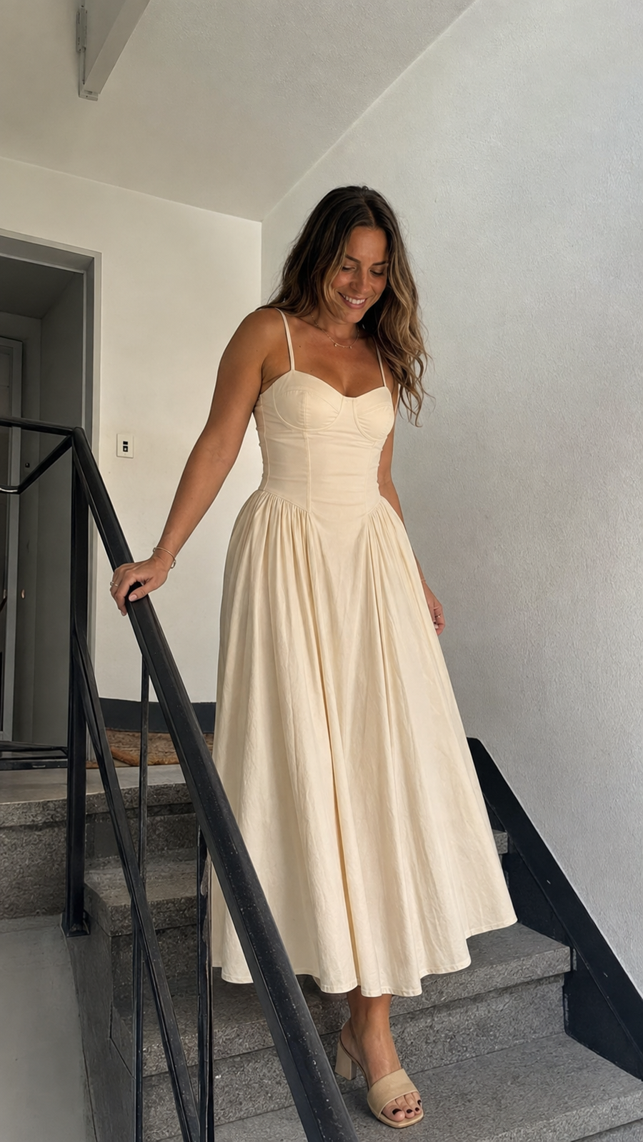 Sienna Sculpt Midi Dress getragen, Look 5 von 7